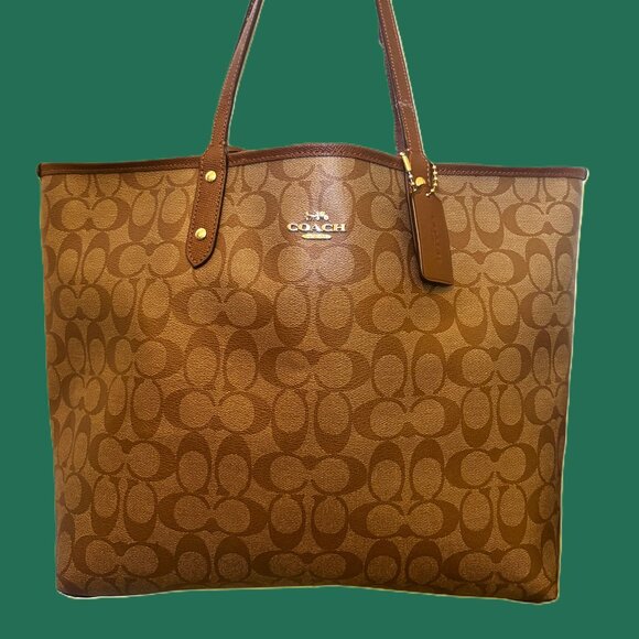 Coach Tote with Wristlet with Gold Hardware NWOT Wristlet Large--2 for 1 - Picture 1 of 12